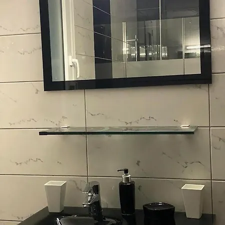 Efi's * نيا ميشانيونا