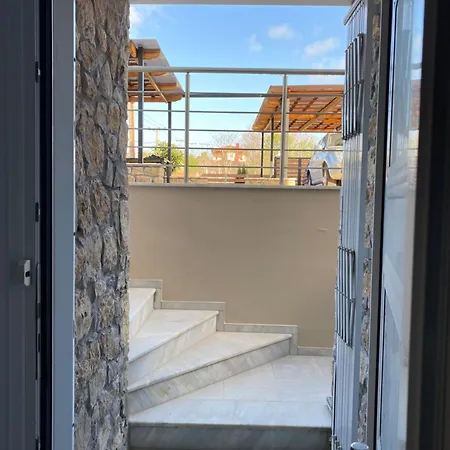 Efi's * نيا ميشانيونا