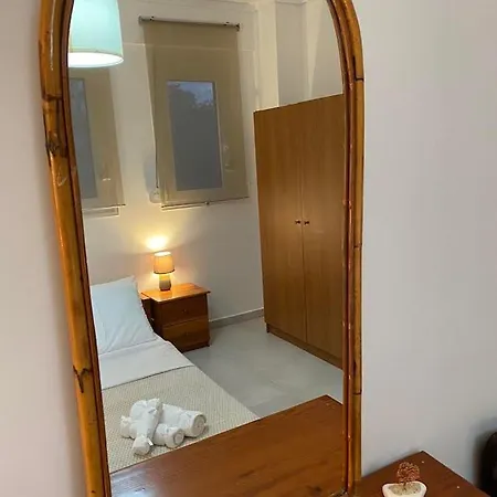 Efi's Nea Michaniona